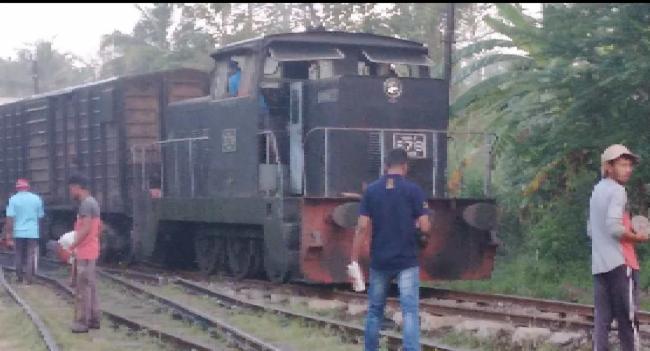 තැපැල් දුම්රියක් පීලි පනී